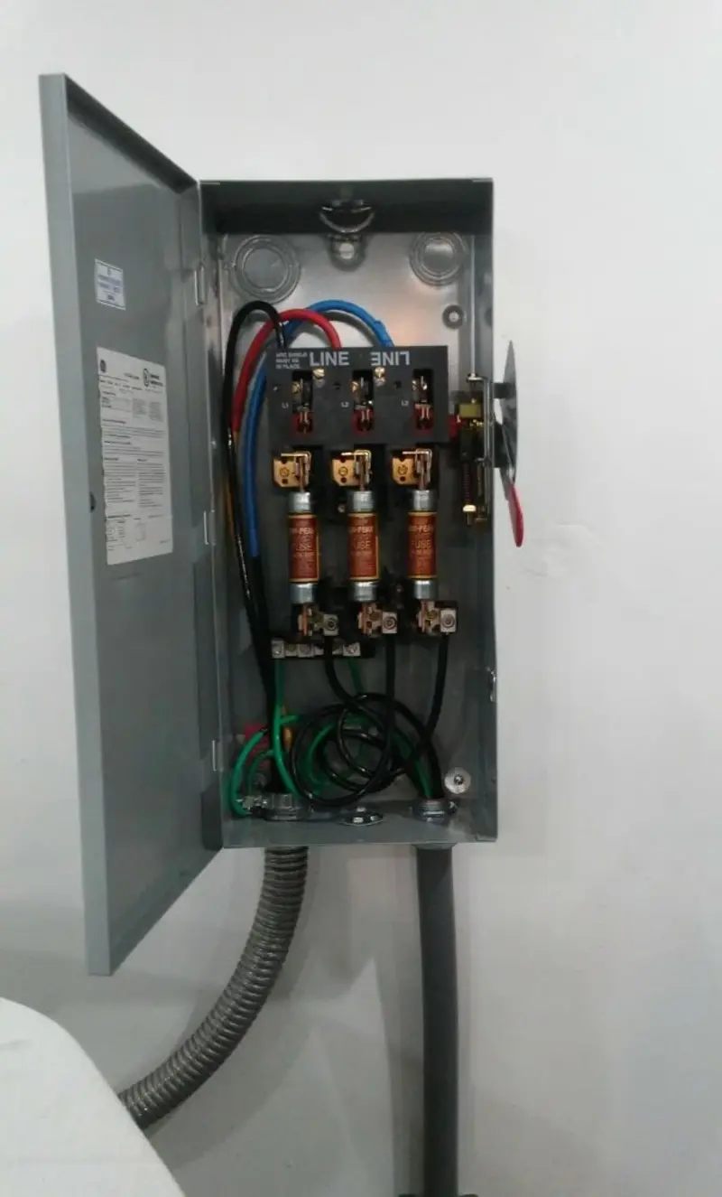 Three-phase disconnect switch installed for Smoke Detector Installation in Olive Branch